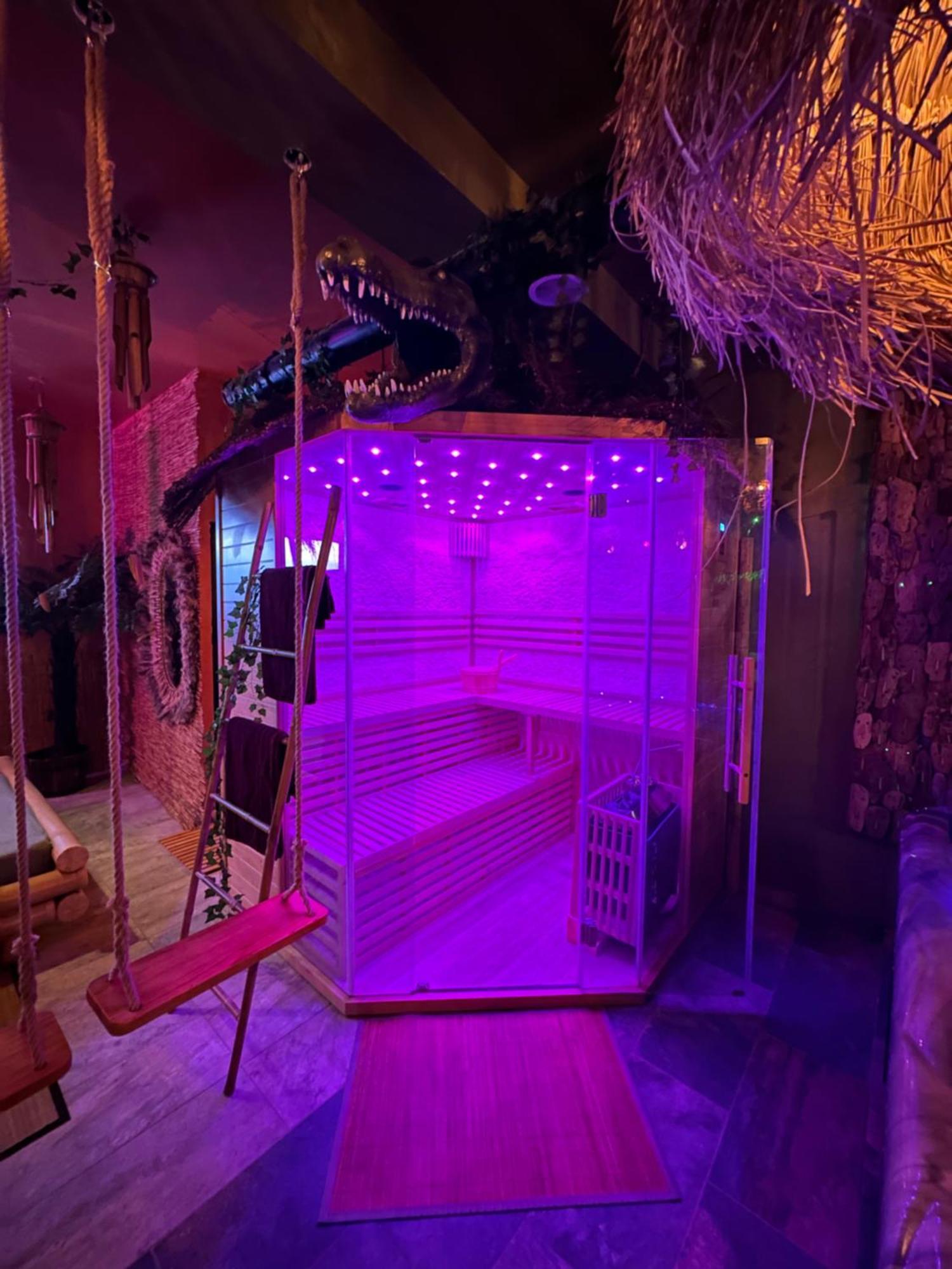 Bed and Breakfast Jungle Spa Dunkirk Exterior foto